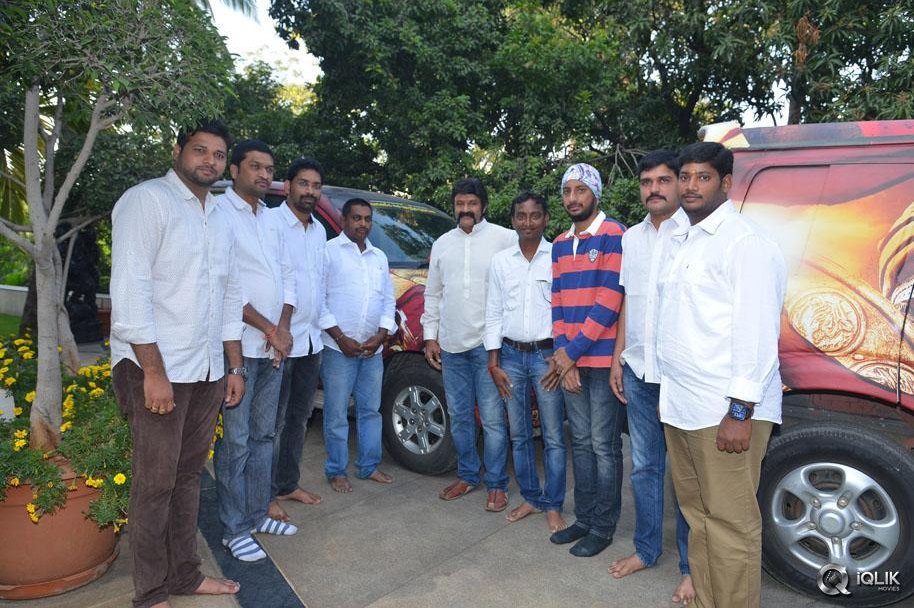 Balakrishna-Flagging-NBK-Helping-Hands-All-India-Shata-Punyakshetra-Jaitrayatra